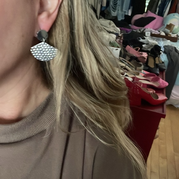 Sale today only! Silver tone fashion pierced earrings. - Picture 3 of 4